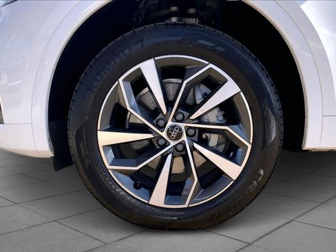 Used 2024 Audi Q5 2.0T Premium w/ Summer of Audi Package image 10