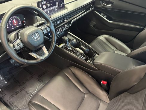 Used 2025 Honda Accord Touring image 4