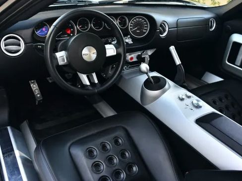 Used 2006 Ford GT RWD image 6