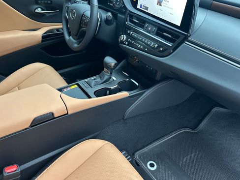 New 2025 Lexus ES 350 w/ Premium Package image 12