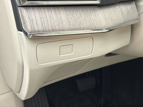 Certified 2024 Volvo XC90 B6 Plus AWD/4WD image 15