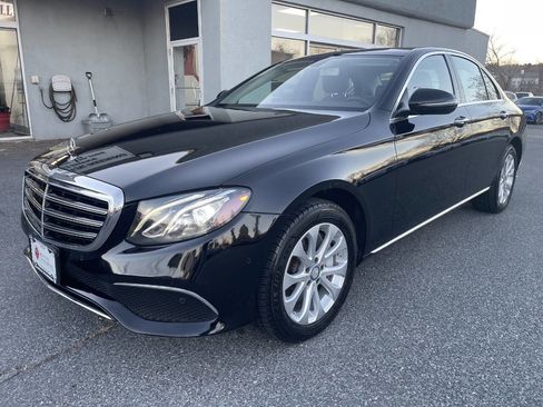 Used 2017 Mercedes-Benz E 300 4MATIC image 3