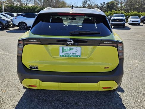 New 2026 Nissan Kicks SR image 8