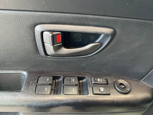 Used 2011 Kia Soul + image 12