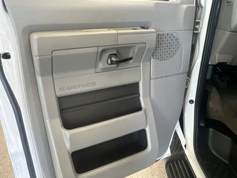Used 2013 Ford E-150 and Econoline 150 Wagon RWD image 25