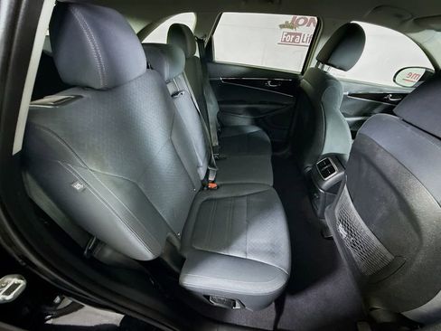 Used 2019 Kia Sorento L image 28