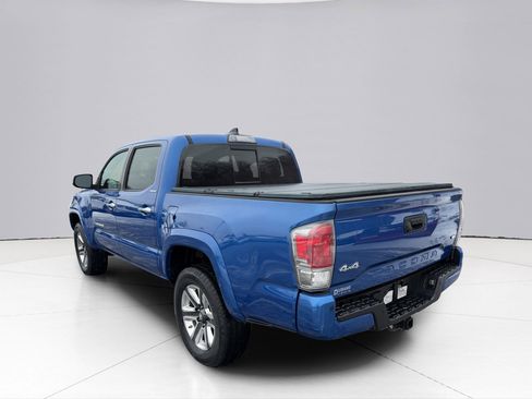 Used 2018 Toyota Tacoma Limited image 11