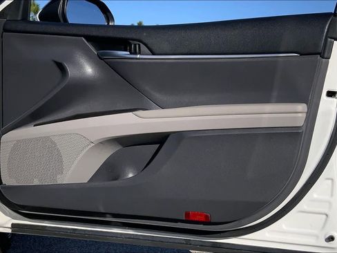 Used 2023 Toyota Camry SE image 21