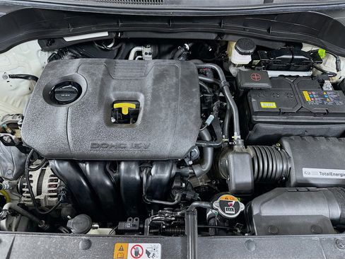 Used 2025 Kia Soul LX w/ LX Technology Package FWD image 31