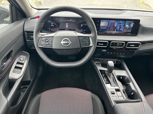New 2026 Nissan Sentra SR FWD image 7
