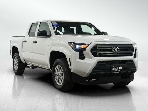 Used 2025 Toyota Tacoma SR image 7