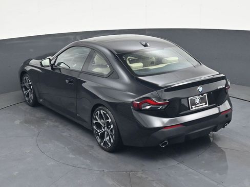 Used 2025 BMW 230i Coupe w/ Premium Package RWD image 21