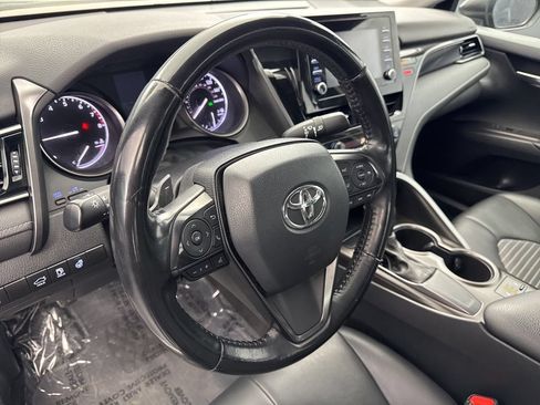 Used 2022 Toyota Camry SE FWD image 9