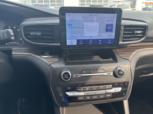 Used 2020 Ford Explorer Limited RWD image 11