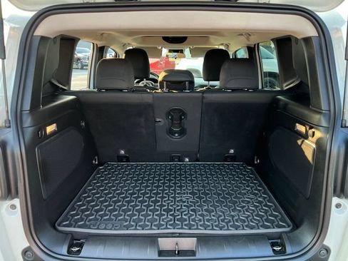Used 2015 Jeep Renegade Latitude w/ Popular Equipment Group FWD image 6