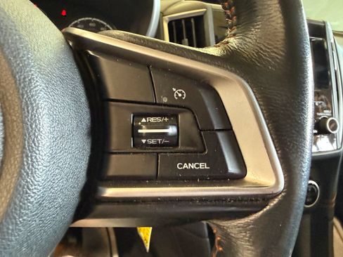 Used 2021 Subaru Crosstrek 2.0i Premium AWD/4WD image 21