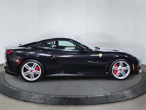 Used 2020 Ferrari Portofino image 8
