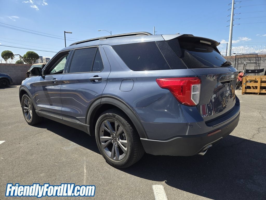 Certified 2021 Ford Explorer XLT w/ Equipment Group 202A RWD image 3