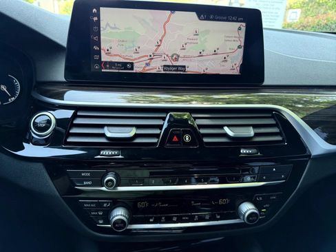 Used 2019 BMW 530e w/ Convenience Package RWD image 13