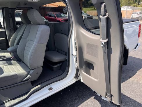 Used 2019 Nissan Frontier S RWD image 13