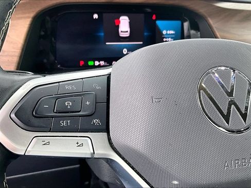 Used 2025 Volkswagen Atlas SE FWD image 23