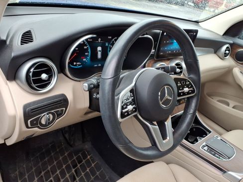 Used 2022 Mercedes-Benz GLC 300 4MATIC image 9