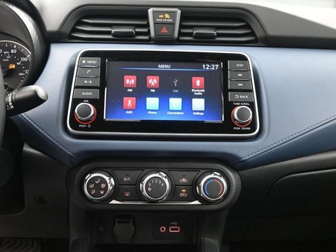 New 2025 Nissan Versa SV w/ Trunk Package FWD image 6