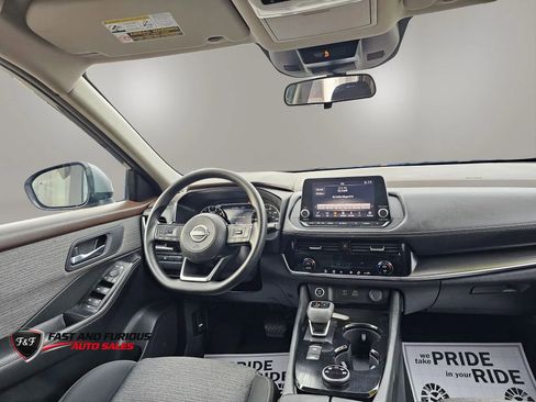 Used 2022 Nissan Rogue SV AWD/4WD image 16
