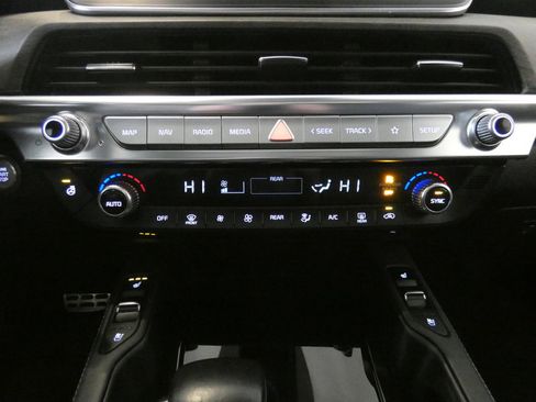 Used 2022 Kia Telluride SX image 16