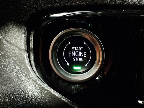 Used 2025 GMC Sierra 1500 SLT image 18