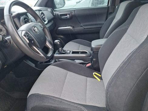 Used 2023 Toyota Tacoma TRD Sport V6 image 8