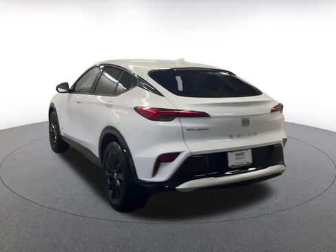 Used 2025 Buick Envista Sport Touring image 4