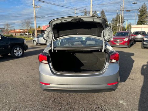 Used 2016 Hyundai Elantra SE FWD image 8