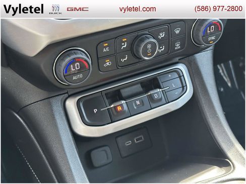 Certified 2023 GMC Acadia SLE w/ Driver Convenience Package image 26