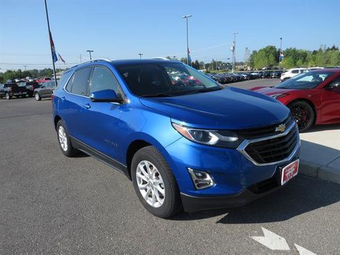 Used 2019 Chevrolet Equinox LT w/ Sun & Navigation Package image 2
