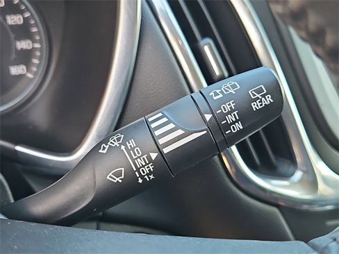 Used 2019 Chevrolet Equinox LT image 23