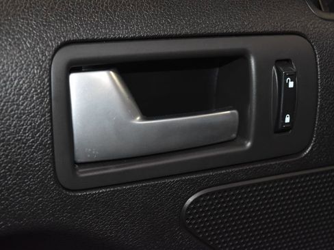 Used 2011 Ford Mustang Shelby GT500 w/ Electronics Pkg RWD image 5