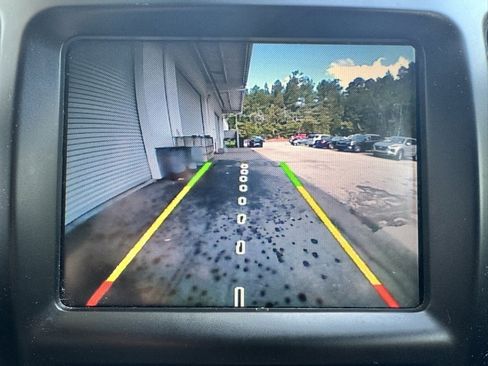 Used 2016 Jeep Cherokee Latitude w/ Cold Weather Group image 9