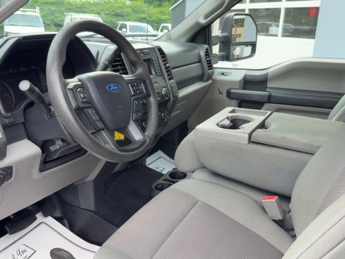 Used 2019 Ford F250 XL w/ STX Appearance Package AWD/4WD image 9
