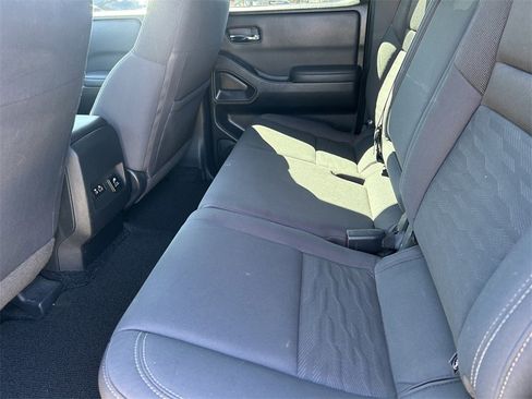Used 2023 Nissan Frontier SV w/ SV Convenience Package image 13