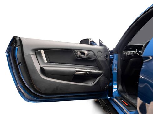 Used 2021 Ford Mustang Shelby GT500 w/ Carbon Fiber Track Pack image 53