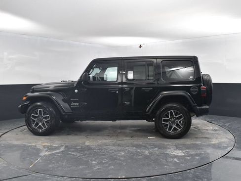 Used 2024 Jeep Wrangler Unlimited Sahara AWD/4WD image 4