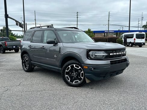 Used 2023 Ford Bronco Sport Outer Banks w/ Tech Package AWD/4WD image 2