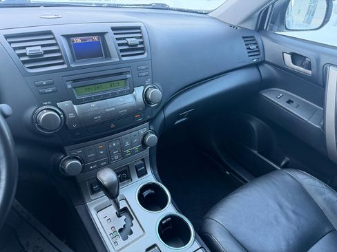 Used 2010 Toyota Highlander SE image 12