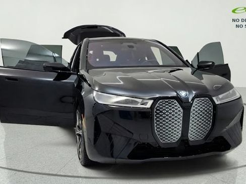 Used 2024 BMW iX xDrive50 w/ Premium Package AWD/4WD image 12
