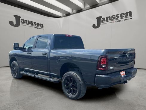 Used 2026 RAM 2500 Big Horn AWD/4WD image 2