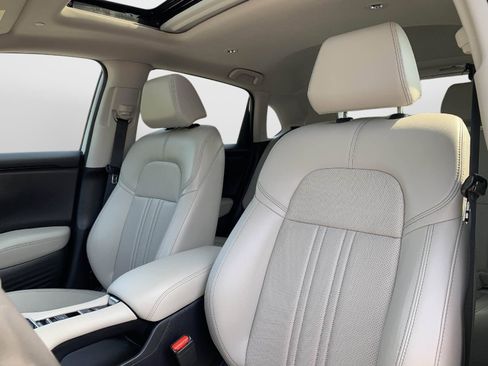 Certified 2025 Honda HR-V EX-L image 32