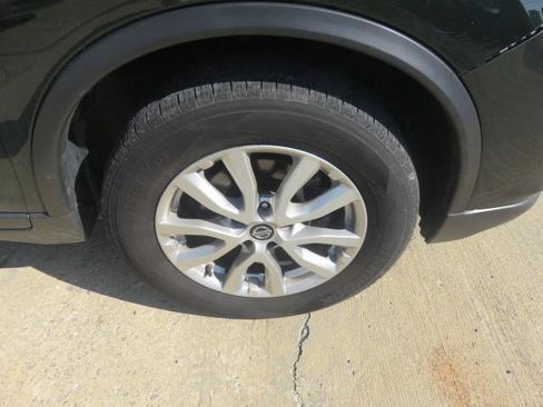 Used 2018 Nissan Rogue SV AWD/4WD image 9