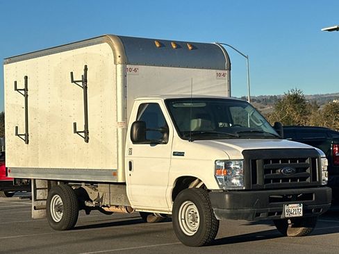 Used 2019 Ford E-350 and Econoline 350 Super Duty w/ Power Windows & Locks Group image 2