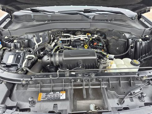 Used 2021 Ford Explorer XLT w/ Equipment Group 202A AWD/4WD image 33